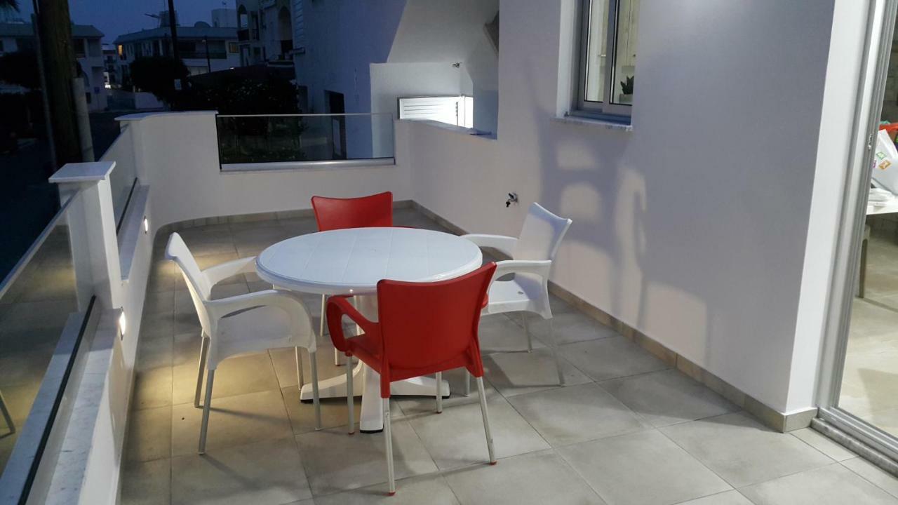 Chris'S Holiday Apt - Ayía Nápa Extérieur photo